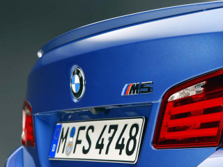 Illustration for article titled 2012 BMW M5: First Photos
